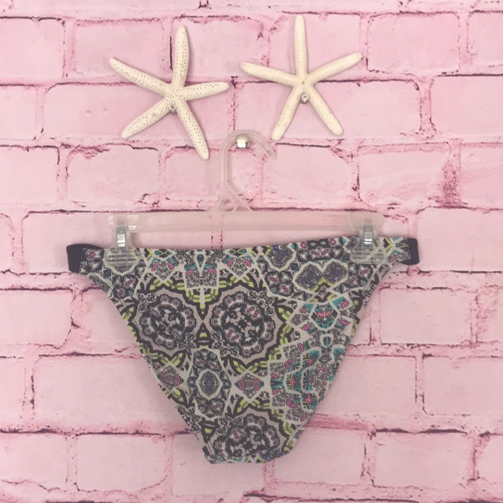 Xhilaration Bikini Bottom - Picture 3 of 5
